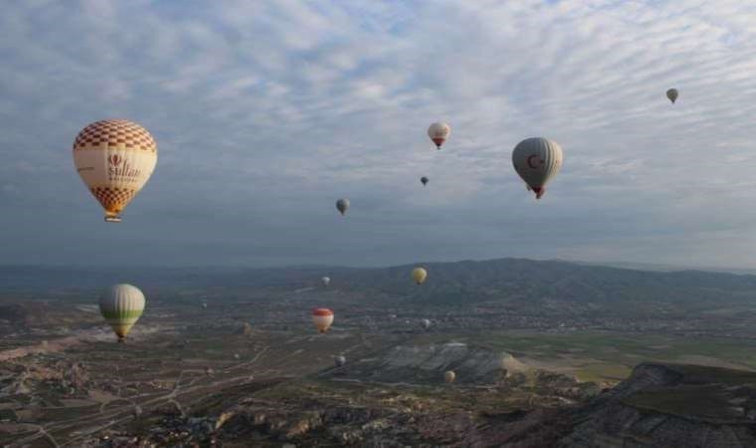 Kapadokya’da sıcak hava balonlarına ‘rüzgar’ engeli